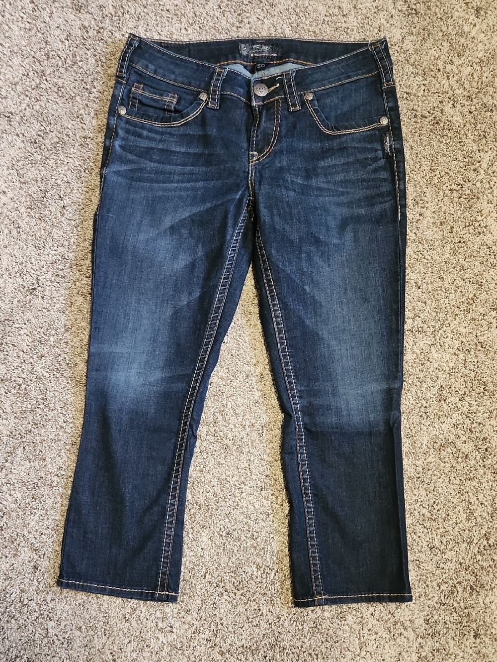 Aiko Fit Silver Brand Distressed Blue Jean Capris 28×22 EUC